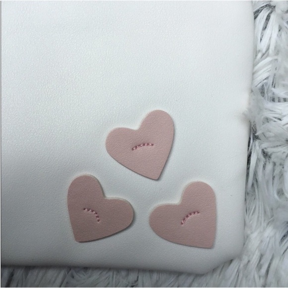 LC Lauren Conrad heart embellished cosmetic bag cream with pink hearts - Picture 5 of 9